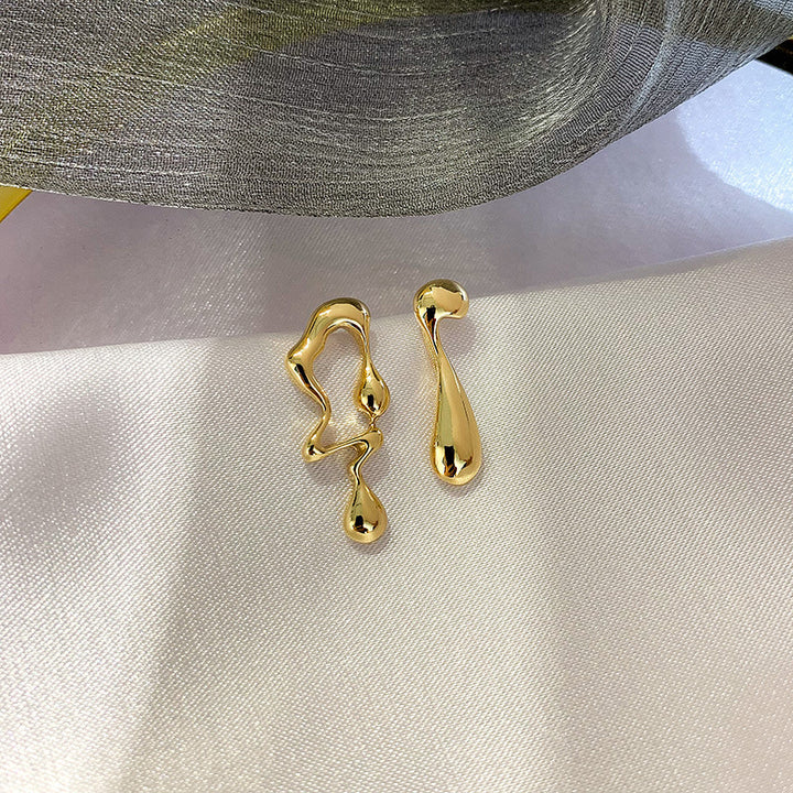 Elegant and Modern Minimalistic Earrings Bowlift