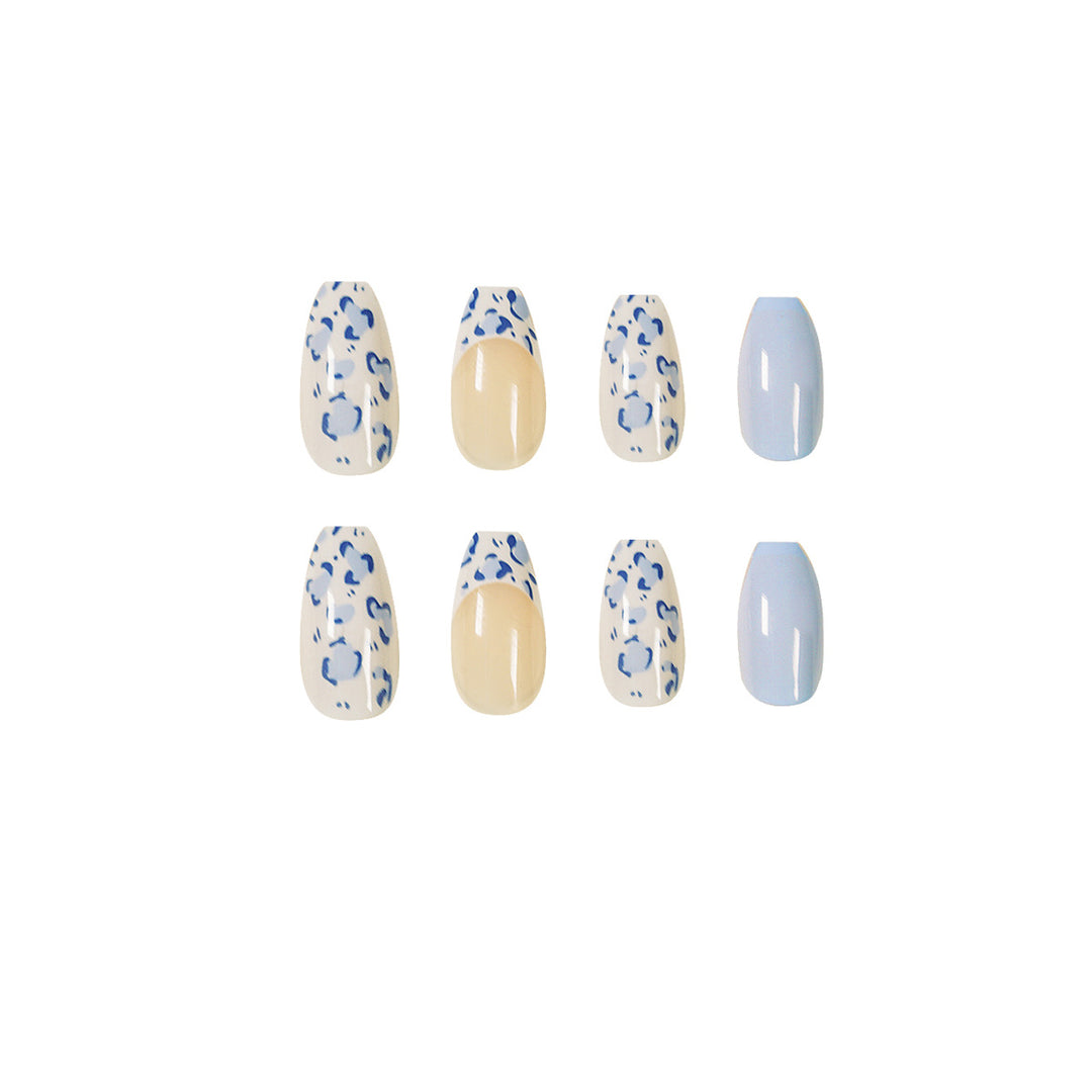 Artful nail art in modern leopard design Bowlift