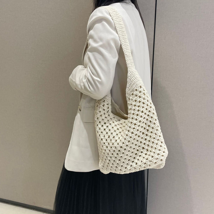 Hand-knotted shoulder bag in crocheted design Bowlift
