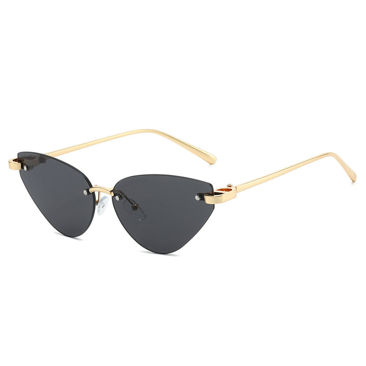 Fashion-Forward Cat-Eye Sunglasses Bowlift