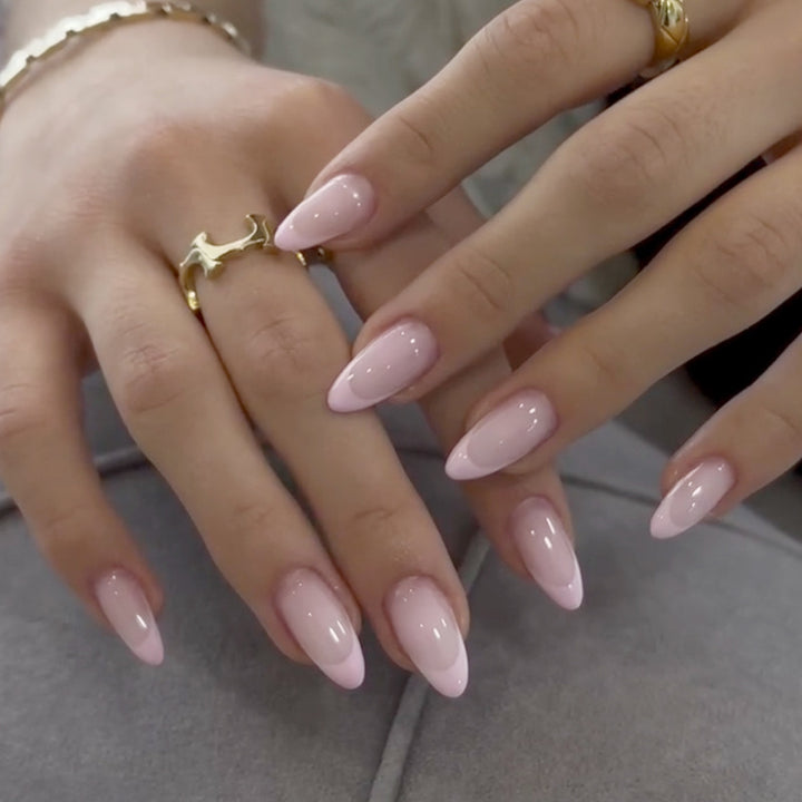 Elegant Stiletto Press-On Nails with Glossy Finish Bowlift