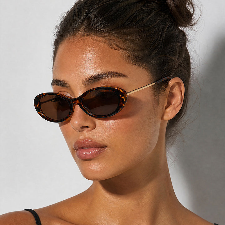 Retro-Inspired Oval Frame Sunglasses Bowlift