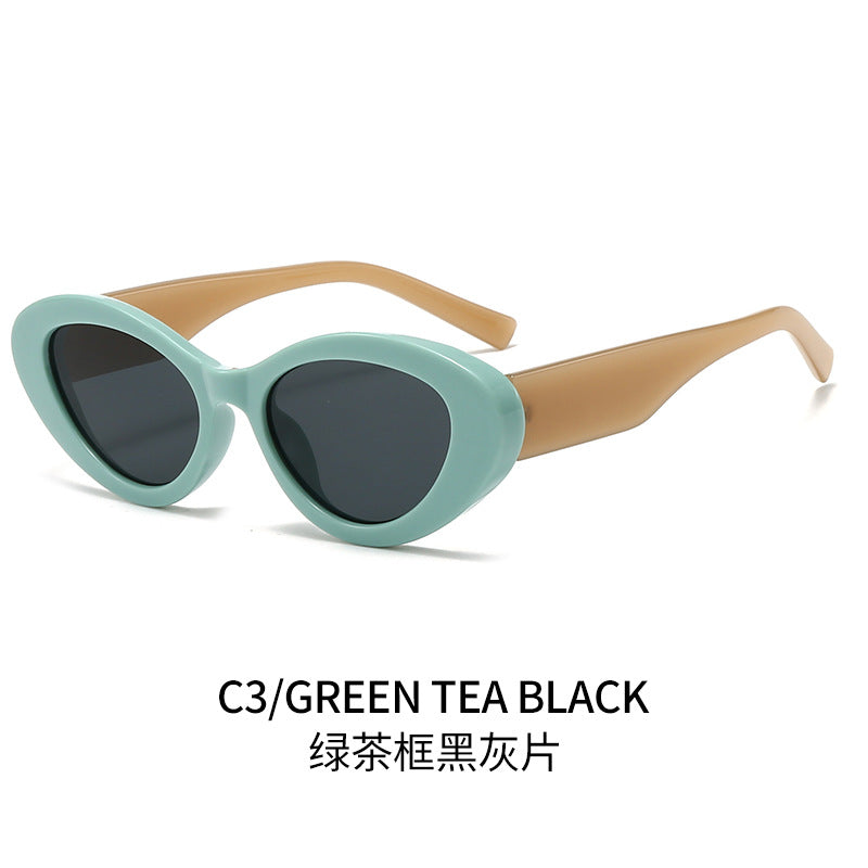 Women Elegant Sunglasses in Fashionable Design Bowlift
