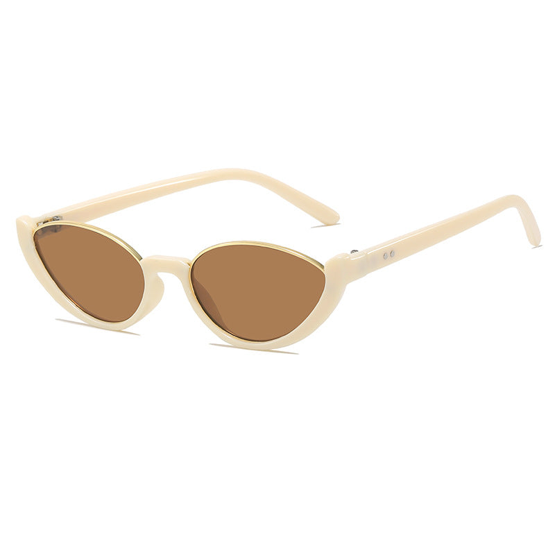 Retro-Inspired Clear Frame Cat Eye Sunglasses Bowlift