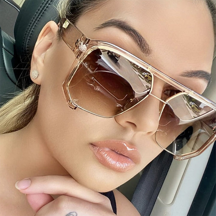 Ladies fashionable oversized sunglasses with elegant, faceted frame construction Bowlift