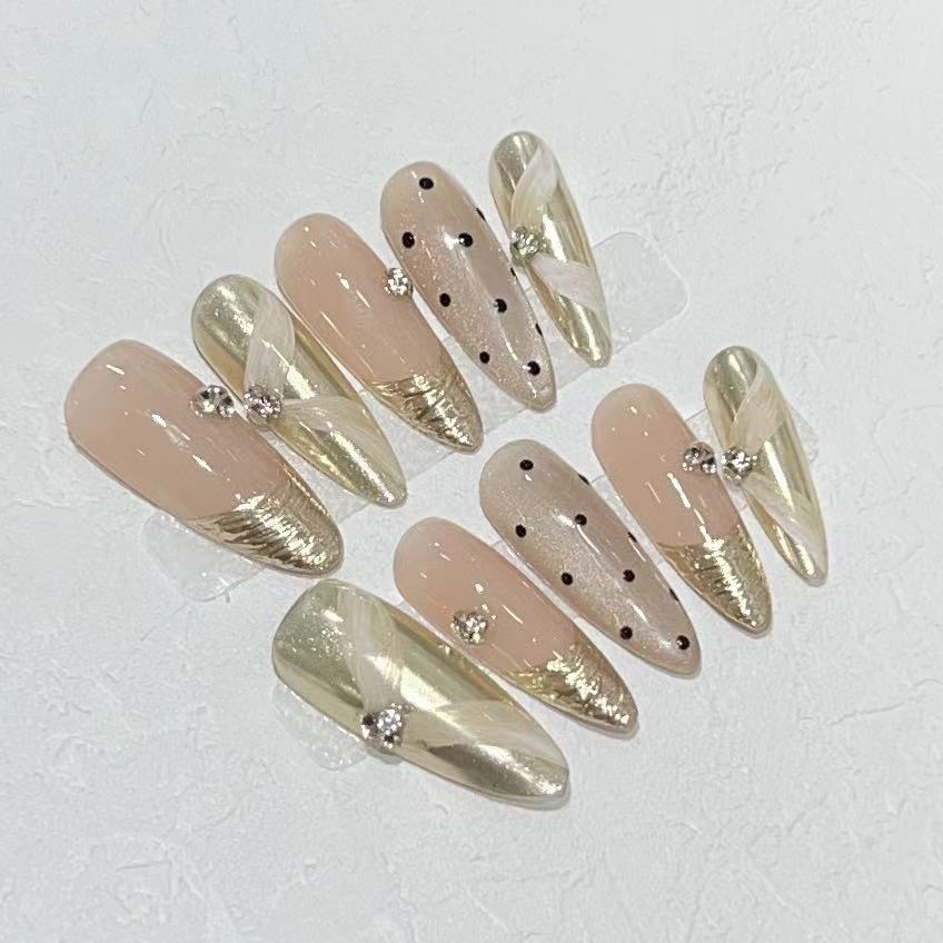 Luxury Press-On Nail Art Set with Elegant Metallic Accents Bowlift