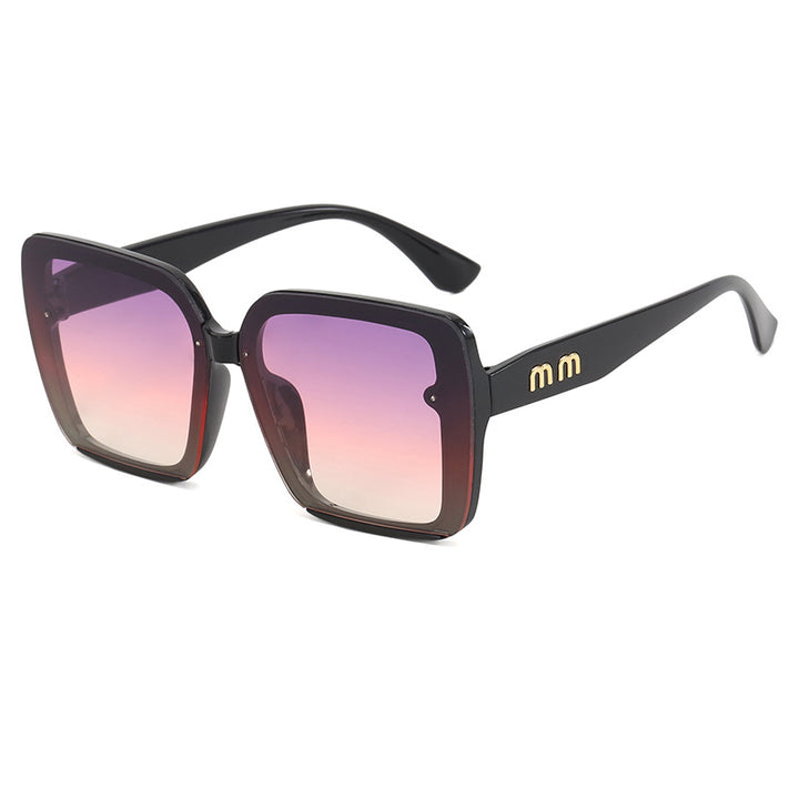 Women's sunglasses in modern square style Bowlift
