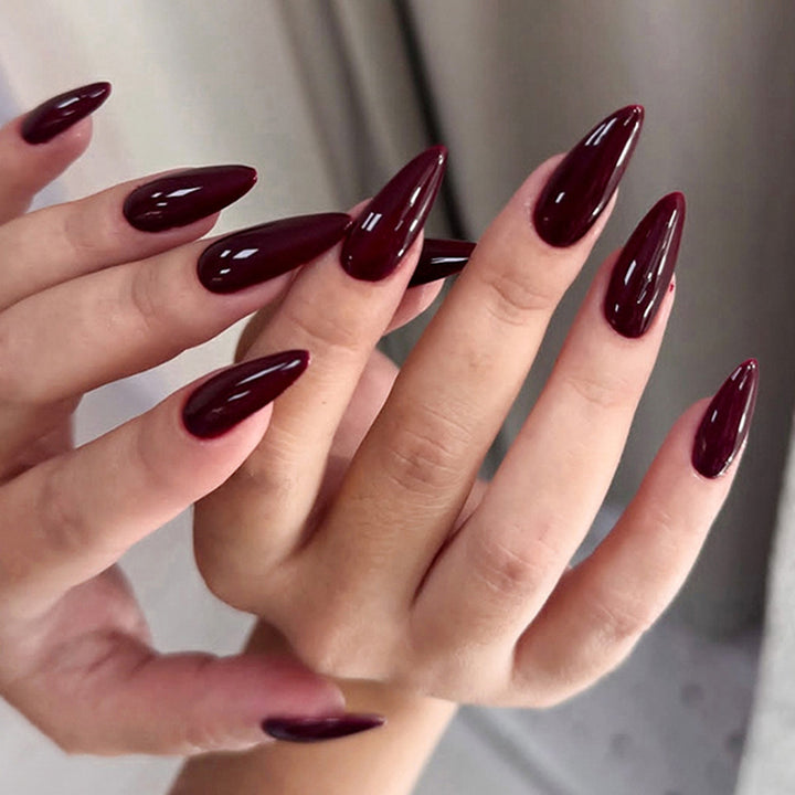 Stiletto Shape Press-On Nail Set Bowlift