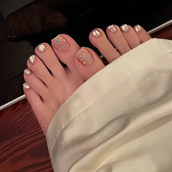 Heart-Embellished Press-On Toe Nails Bowlift