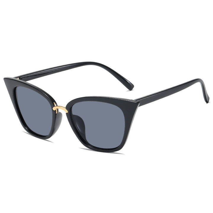 Ladies fashionable sunglasses with striking design Bowlift