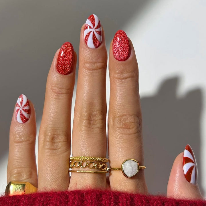 Glittery Stiletto Press-On Nail Set Bowlift