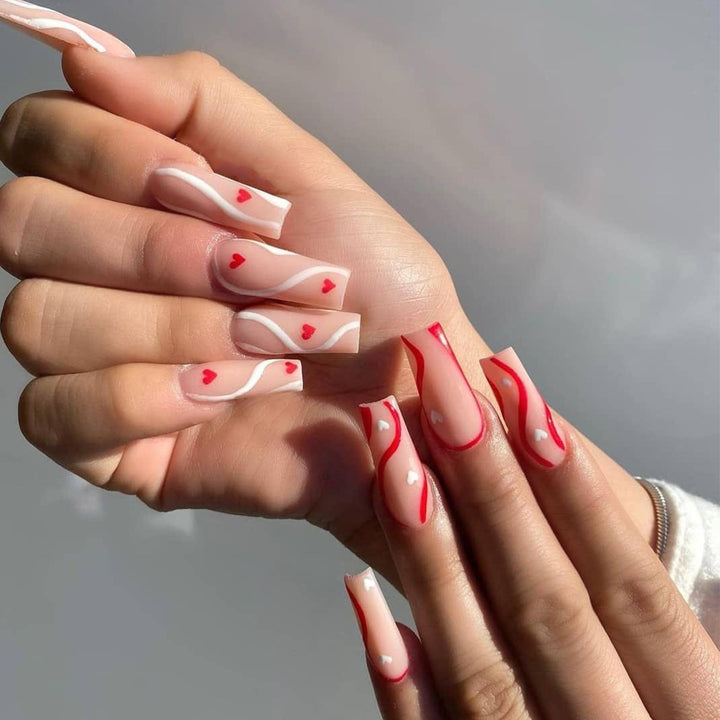 Artificial nail art with hearts Bowlift