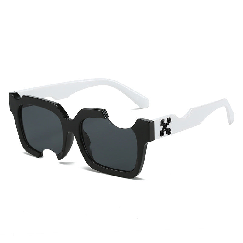 Women's modern, geometric sunglasses with exceptional frame Bowlift