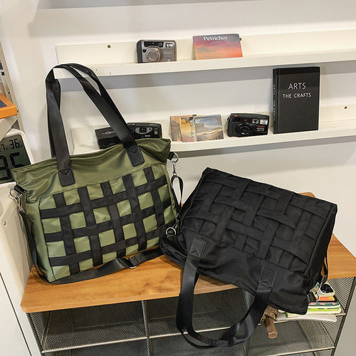 Multifunctional Travel Bag With Woven Surface Bowlift