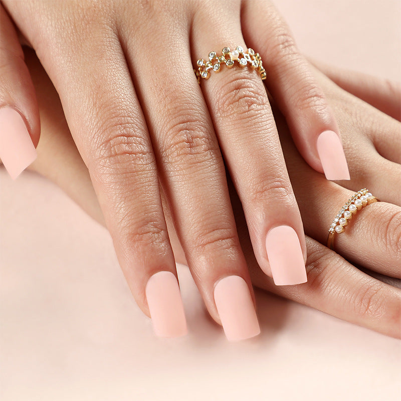 Artificial nails in elegant matte finish Bowlift