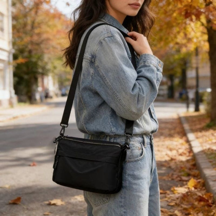 Practical Shoulder Bag With Water-Repellent Material Bowlift