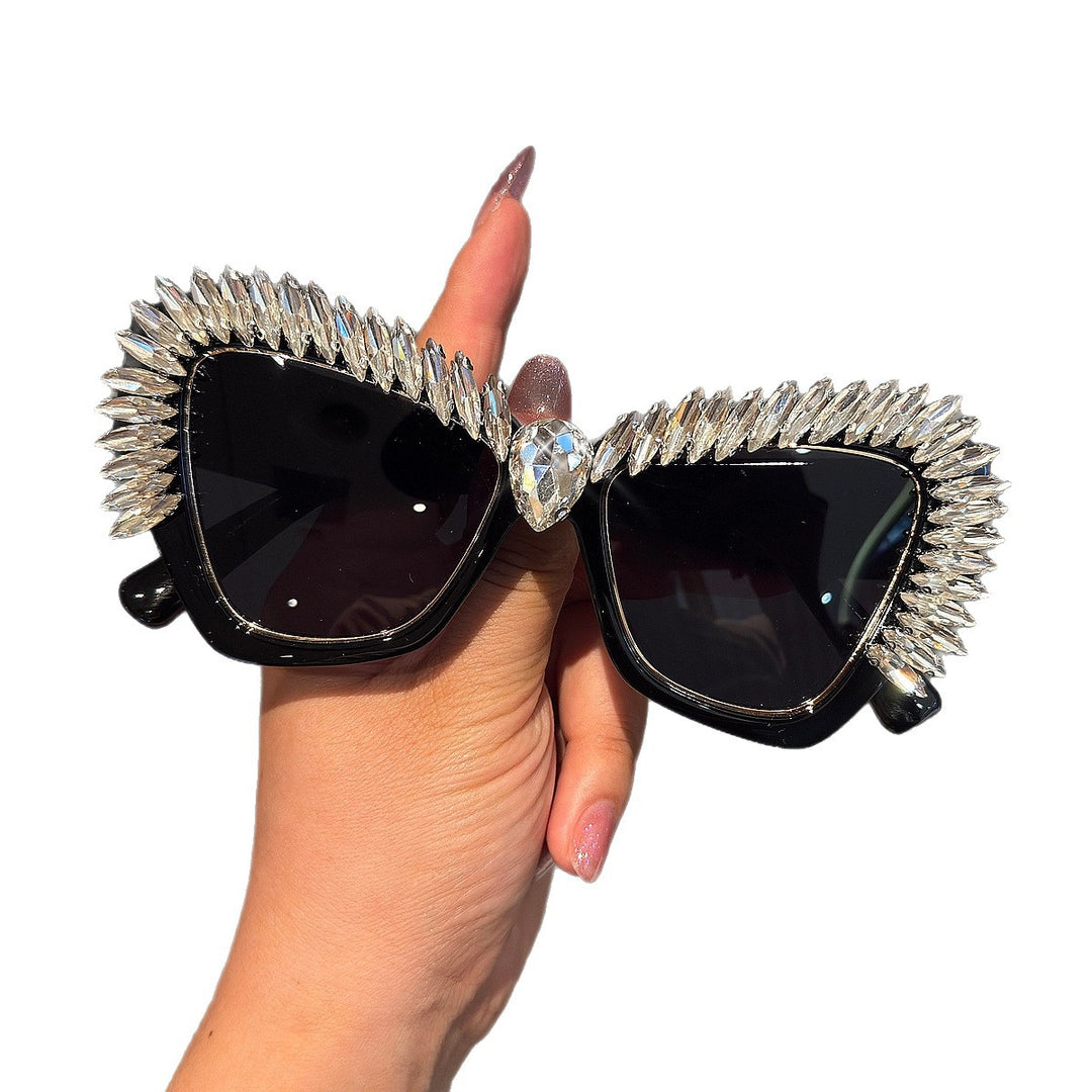 Women extravagant Cat-Eye sunglasses with sparkling crystal tips Bowlift
