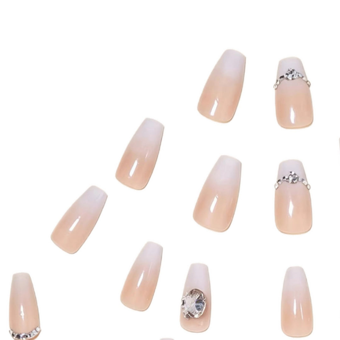 Luxurious Crystal-Embellished Press-On Nail Art Bowlift