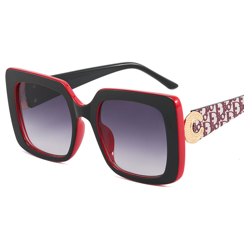 Women's fashionable sunglasses in modern square design Bowlift