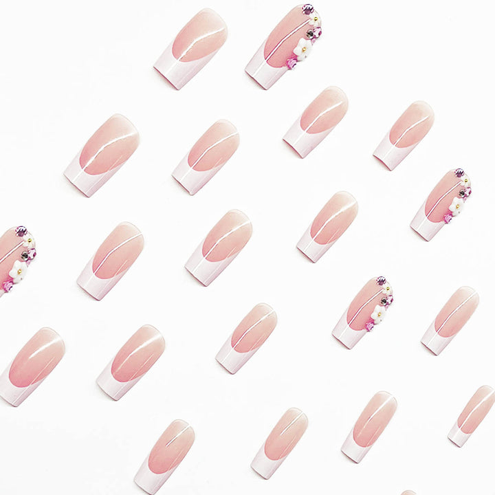 Artificial nail set with elegant floral decorations and transparent finish Bowlift