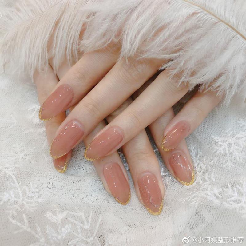 Elegant Ombre Nail Tips Bowlift