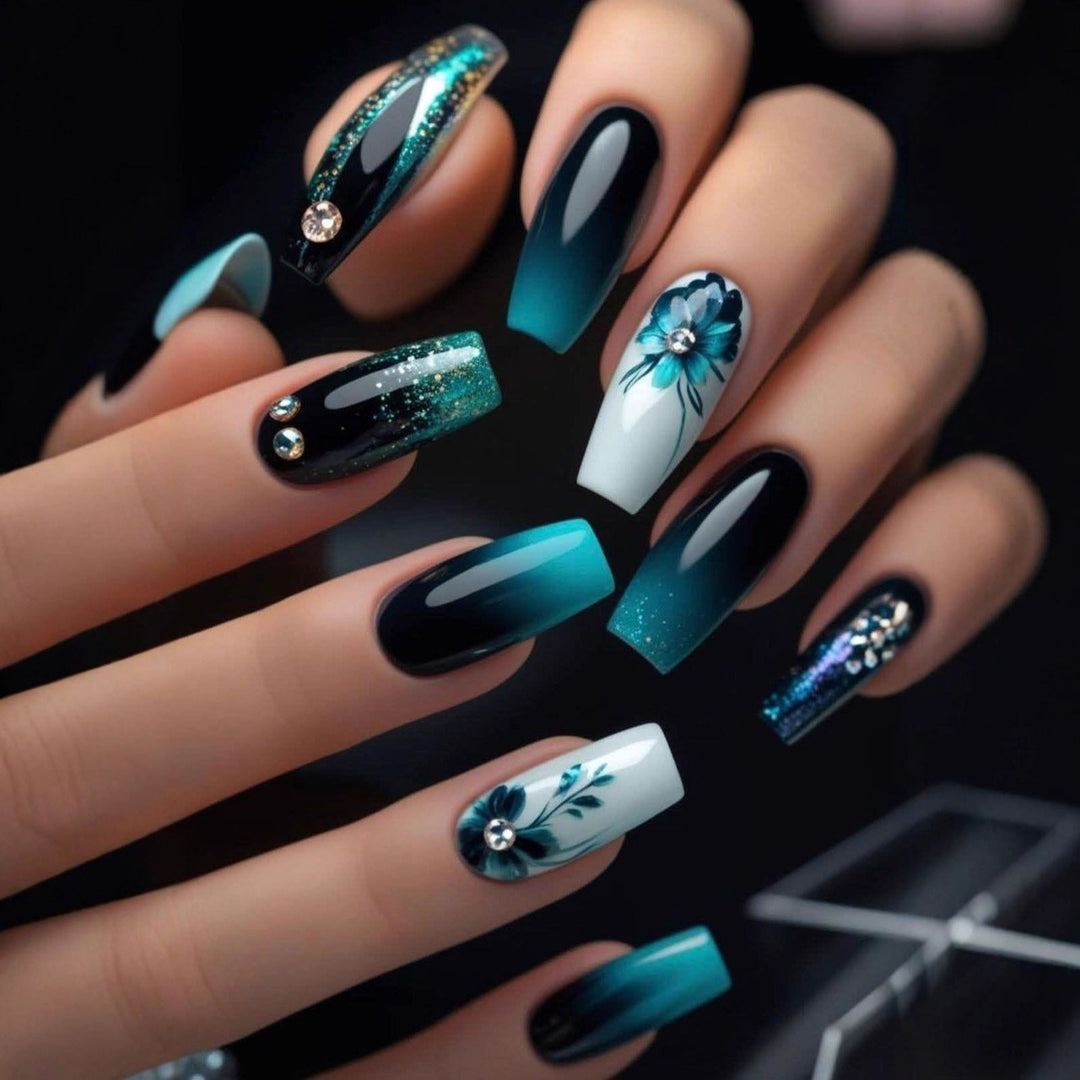Elegant Artificial Nails with Detailed Gold Decorations Bowlift
