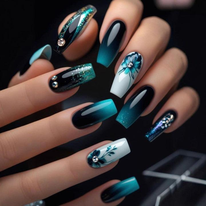 Elegant Artificial Nails with Detailed Gold Decorations Bowlift
