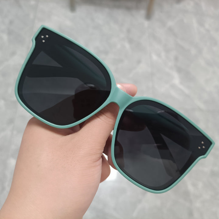 Ladies Oversized Sunglasses in Modern Design Bowlift