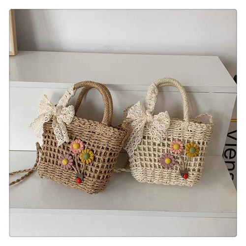 Playful basket bag with floral accents Bowlift