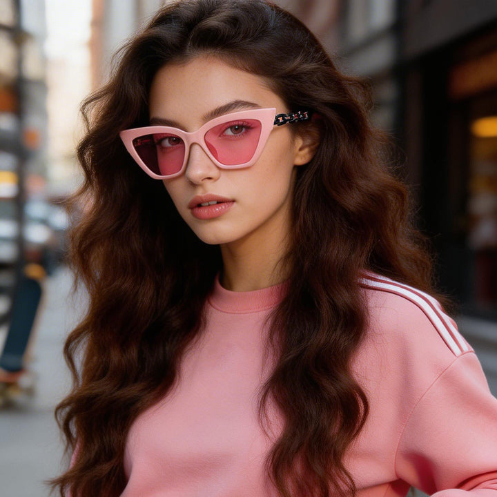 Women's Cat-Eye Sunglasses with Luxurious Chain Frame Bowlift