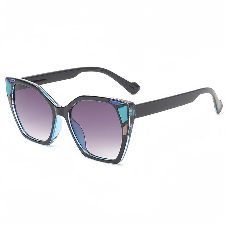 Women Eyewear with extravagant Cat-Eye design Bowlift