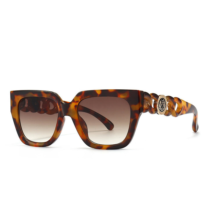Women's oversized sunglasses with luxurious chain accents Bowlift