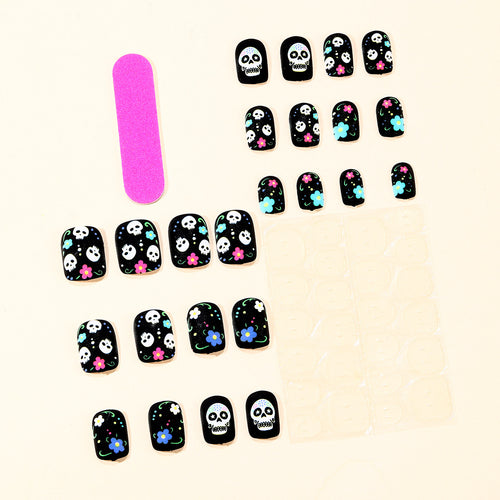 Artistic Halloween-Themed Nail Art Bowlift