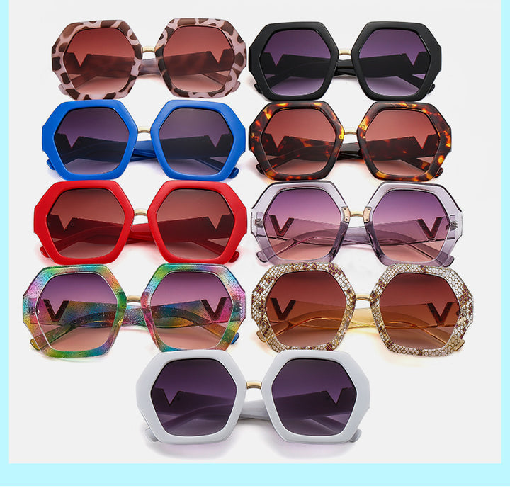 Ladies elegant sunglasses with sparkling frame Bowlift