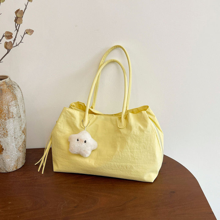 Elegant and Multifunctional Handbag Bowlift