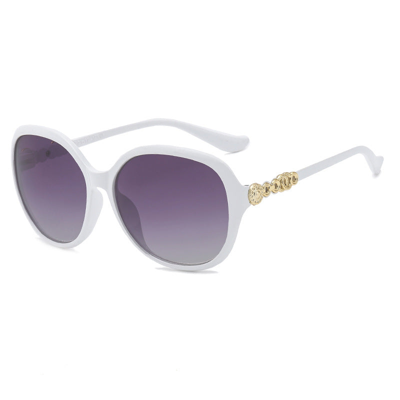 Women's oversized sunglasses with trendy tortoiseshell pattern and elegant frame accents Bowlift