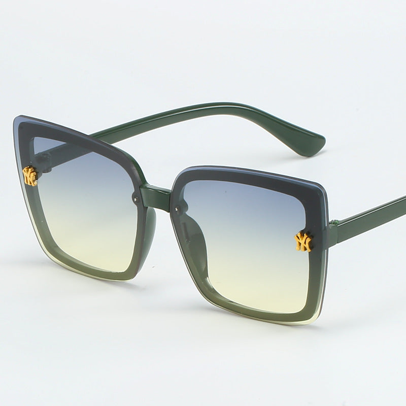 Ladies stylish square sunglasses with elegant details Bowlift