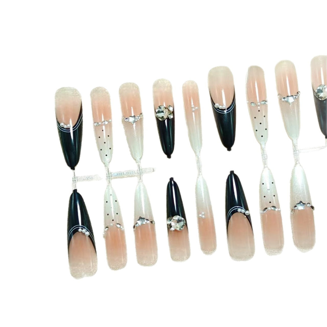 Elegant Artificial Nails with Glitter Accents and Fashionable Design Bowlift