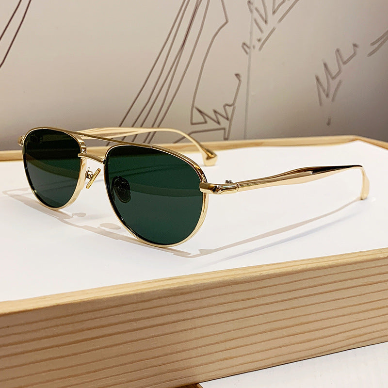 Ladies fashionable pilot sunglasses with elegant gold frame Bowlift