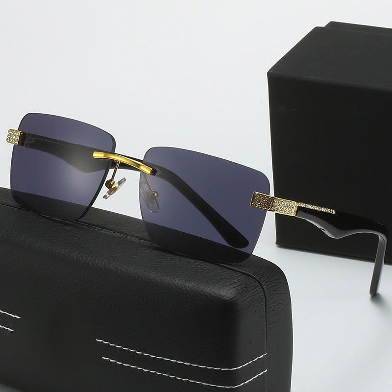 Ladies fashionable sunglasses in elegant square design Bowlift