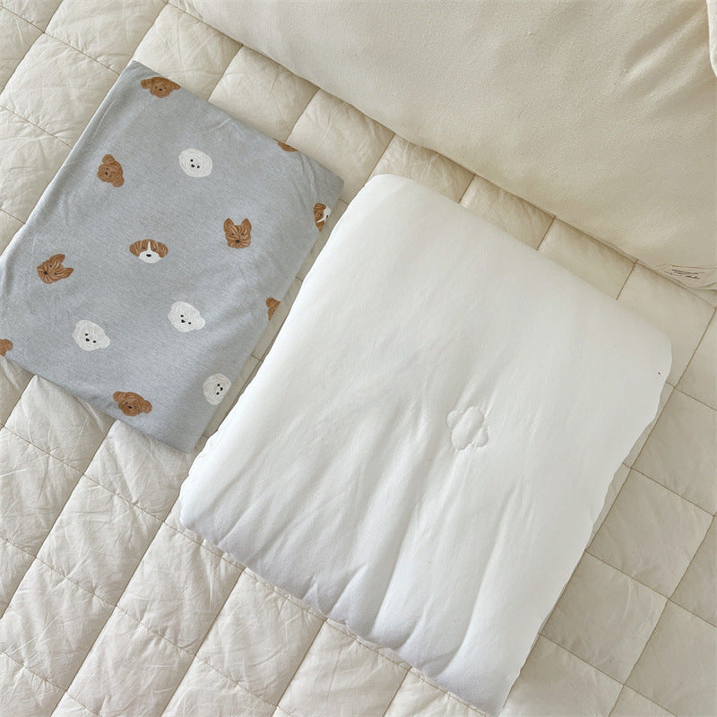Unisex cotton pillowcase with cheerful bear design Bowlift