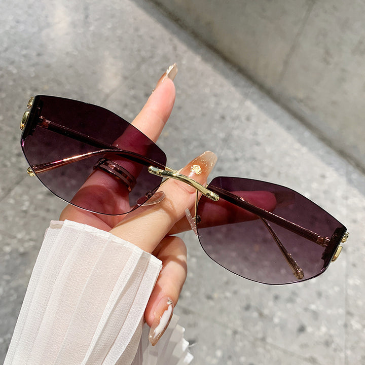 Women's fashionable sunglasses with innovative checkered design Bowlift