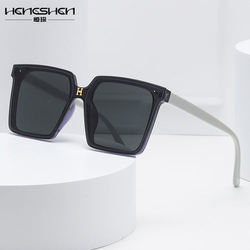 Women's square sunglasses with elegant gradient Bowlift