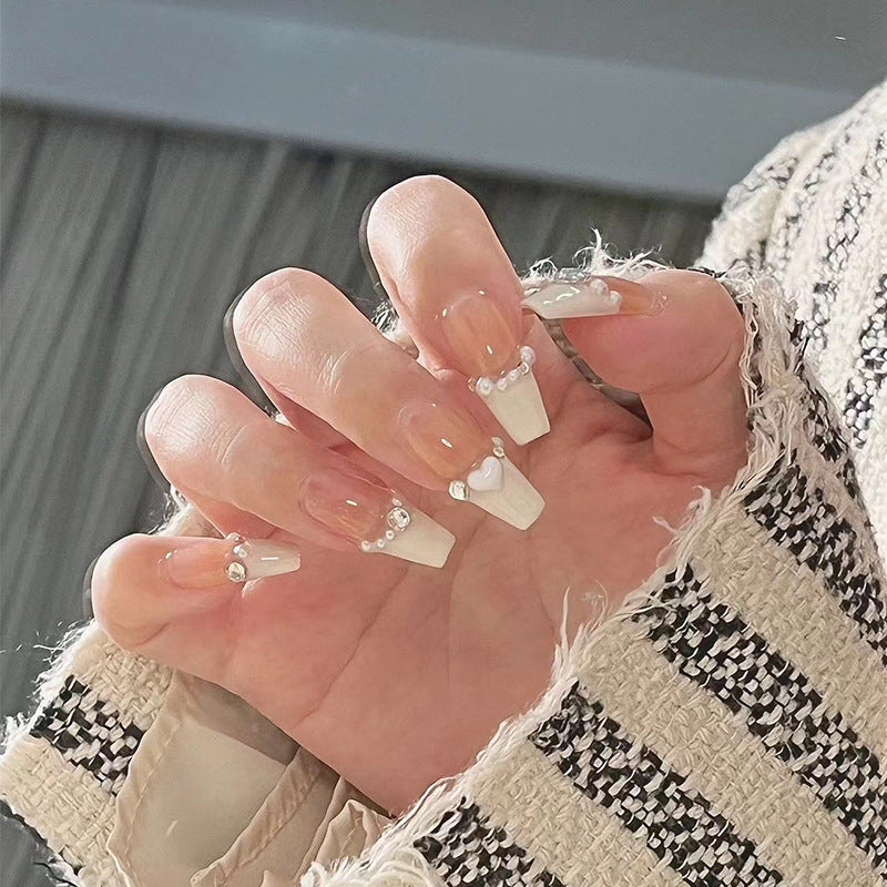Artful nail extensions with 3D elements Bowlift