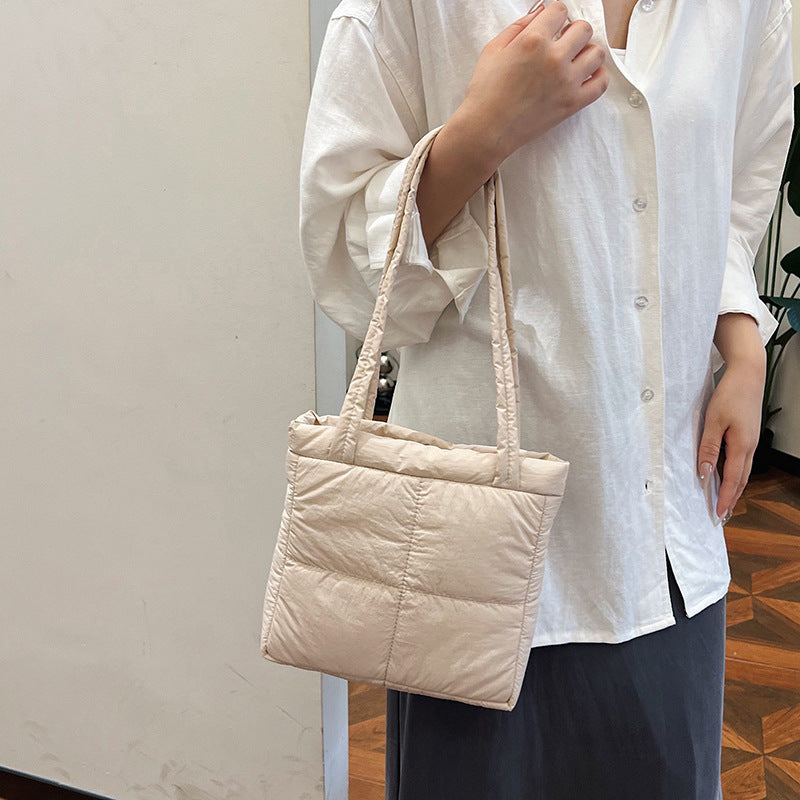 Elegant Padded Shoulder Bag Bowlift