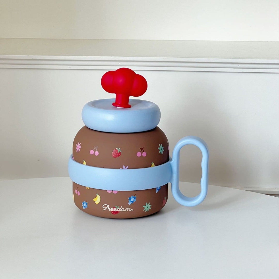 Women's creative drinking bottle with playful design Bowlift