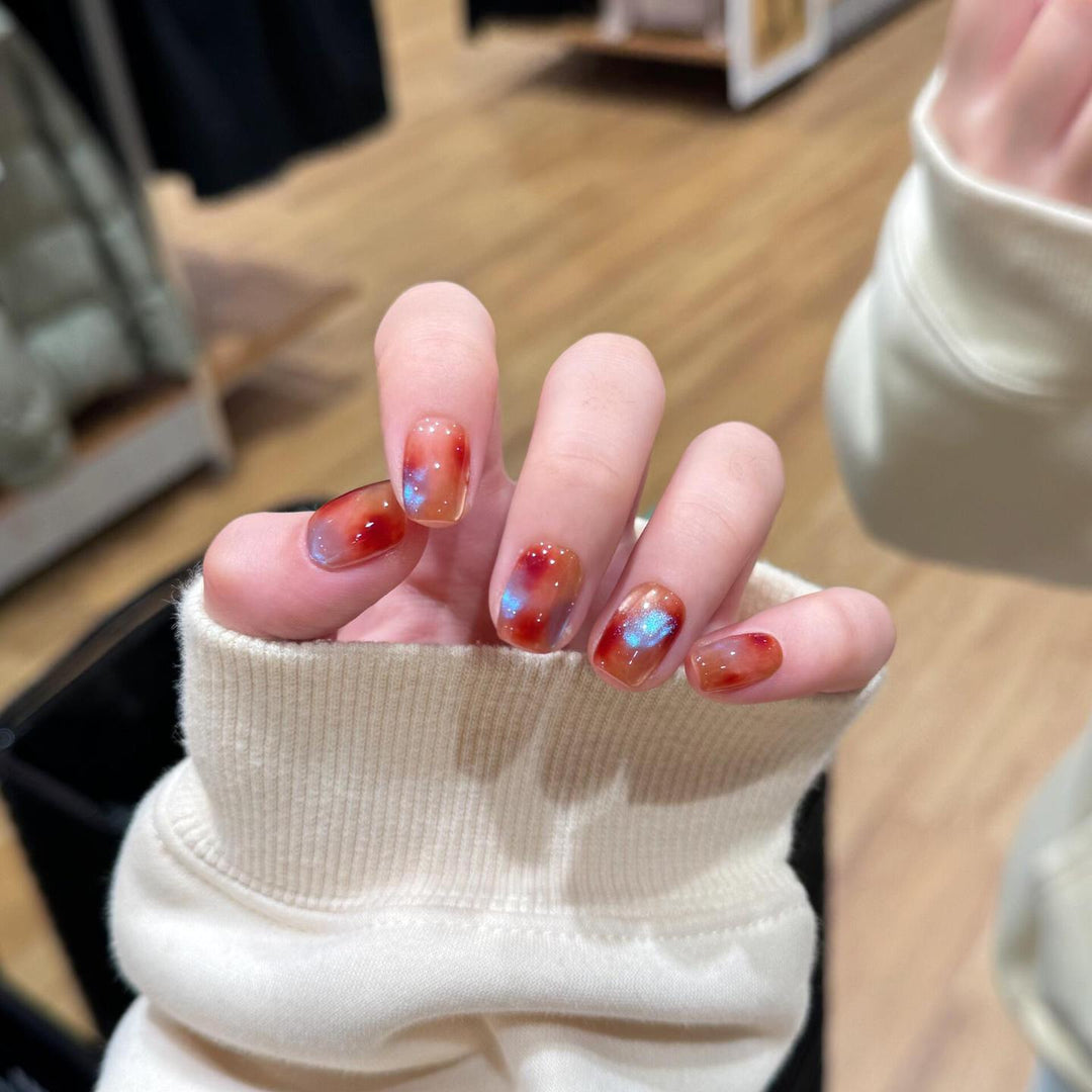 Artificial nails with shimmering galaxy patterns Bowlift