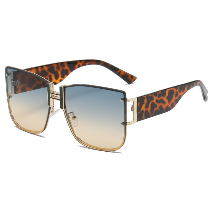 Ladies sunglasses in an elegant design with highly modern, organic lenses Bowlift