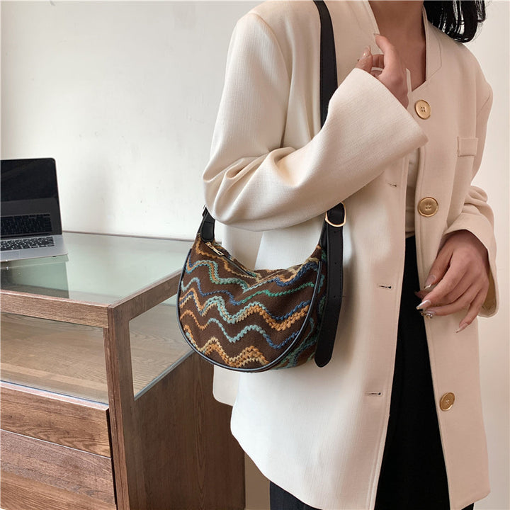 Vintage-Inspired Woven Crossbody Bag Bowlift