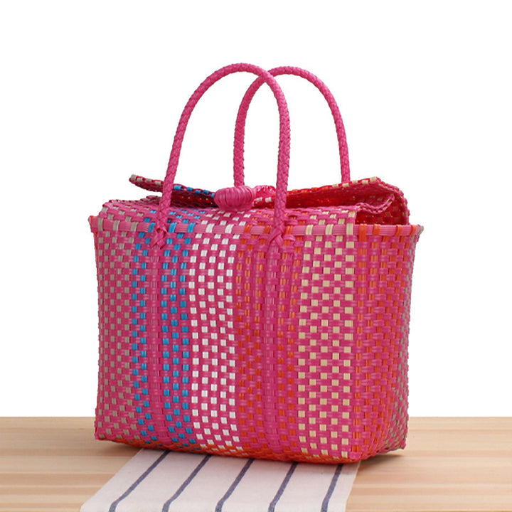 Trendy shopping bag made of handwoven material with playful details Bowlift